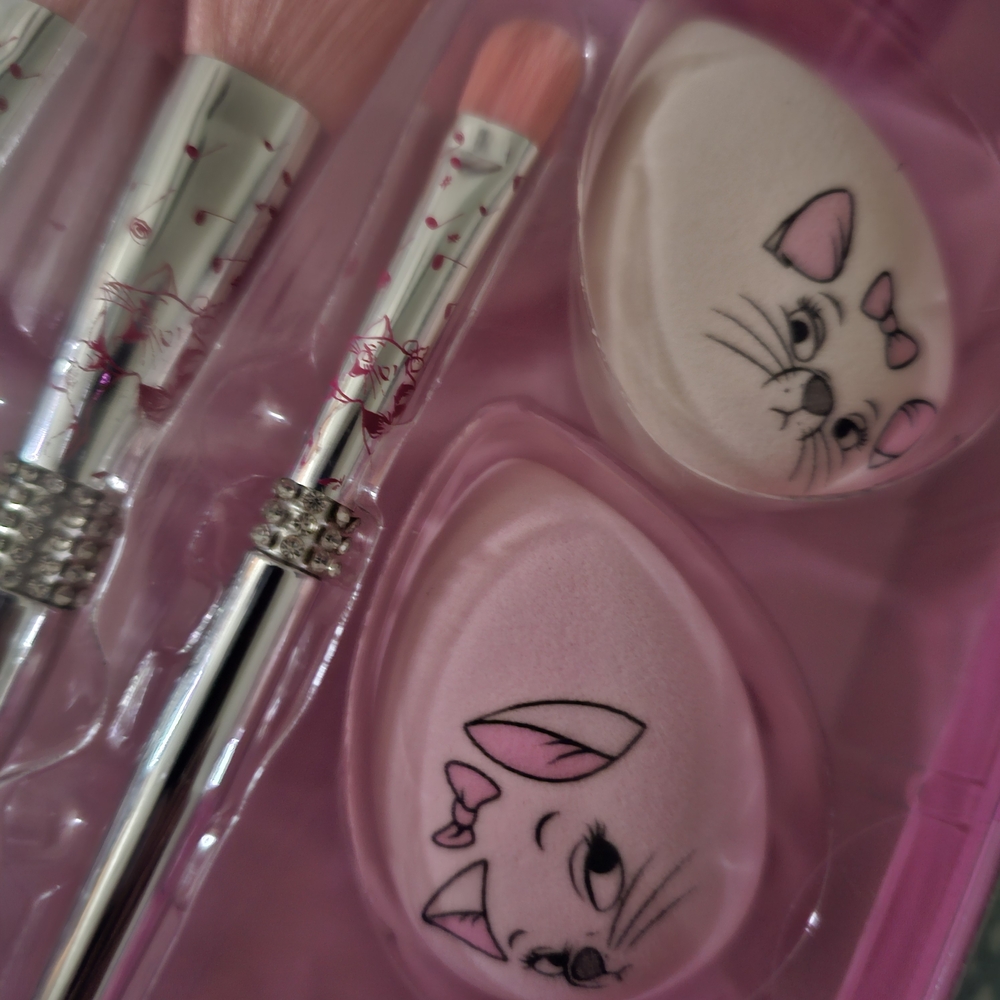 Disney Aristocats Makeup Brush Set - Picture 5 of 9